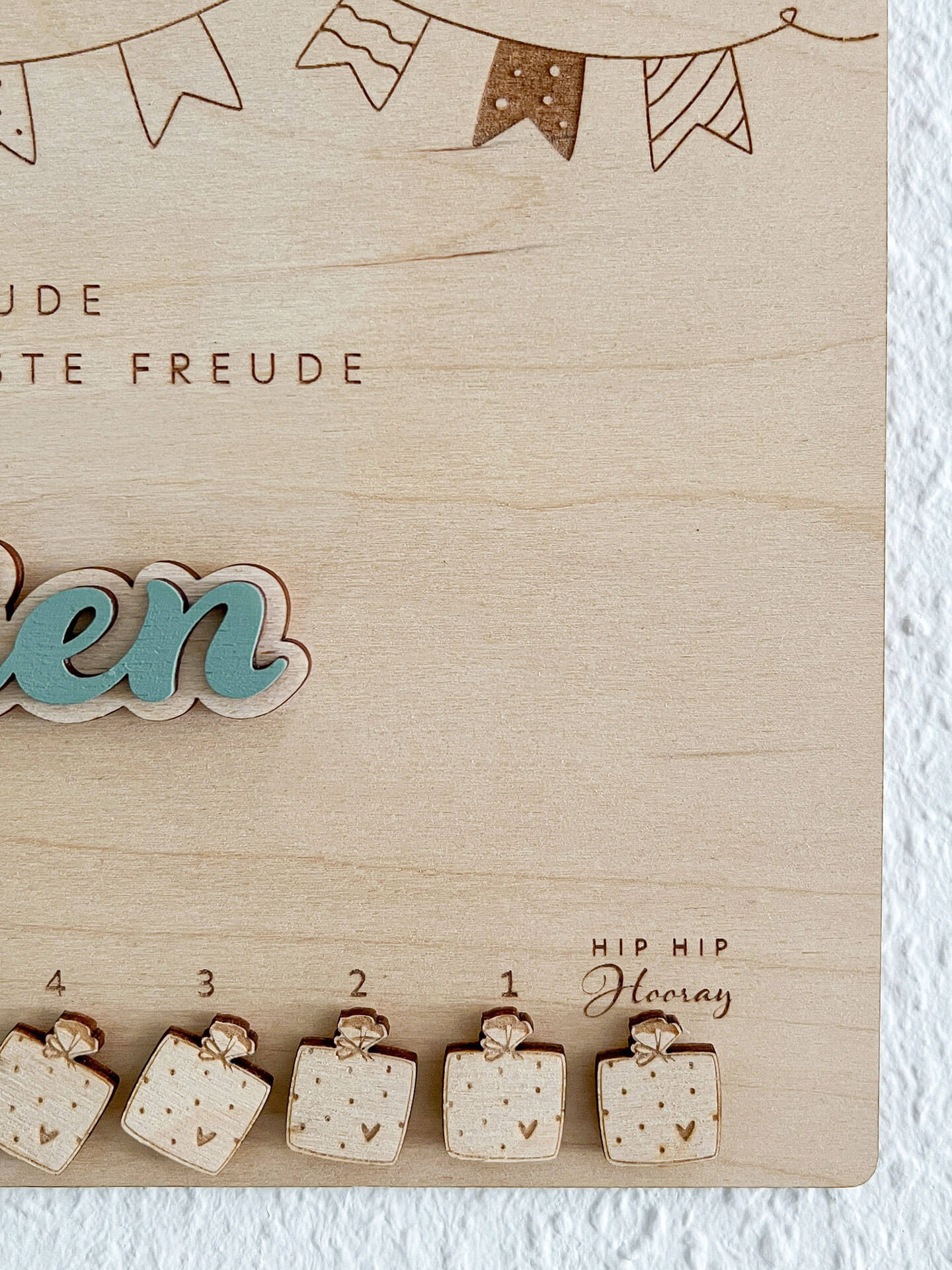 Geschenkpaket-Magnet für deinen Countdown-Zähler aus Holz